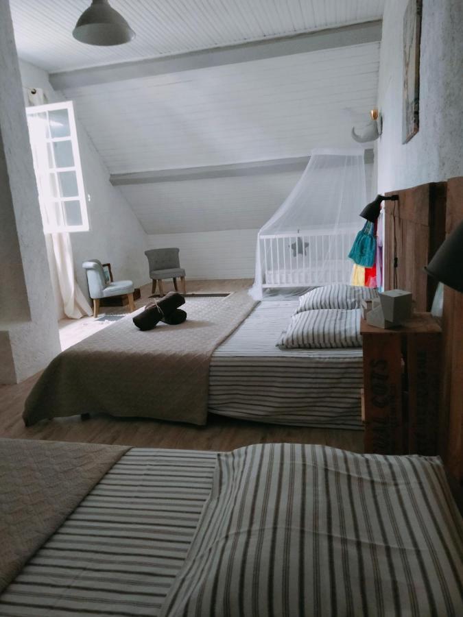 Chambre Familiale Anna "Mon Lit Au Pre" , Jusqu'A 4 Adultes Et 2 Enfants Avec Piscine Familles, Couples Ou Femmes Seulement Pontours Eksteriør billede