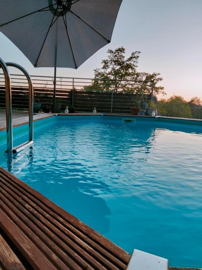 Chambre Familiale Anna "Mon Lit Au Pre" , Jusqu'A 4 Adultes Et 2 Enfants Avec Piscine Familles, Couples Ou Femmes Seulement Pontours Eksteriør billede